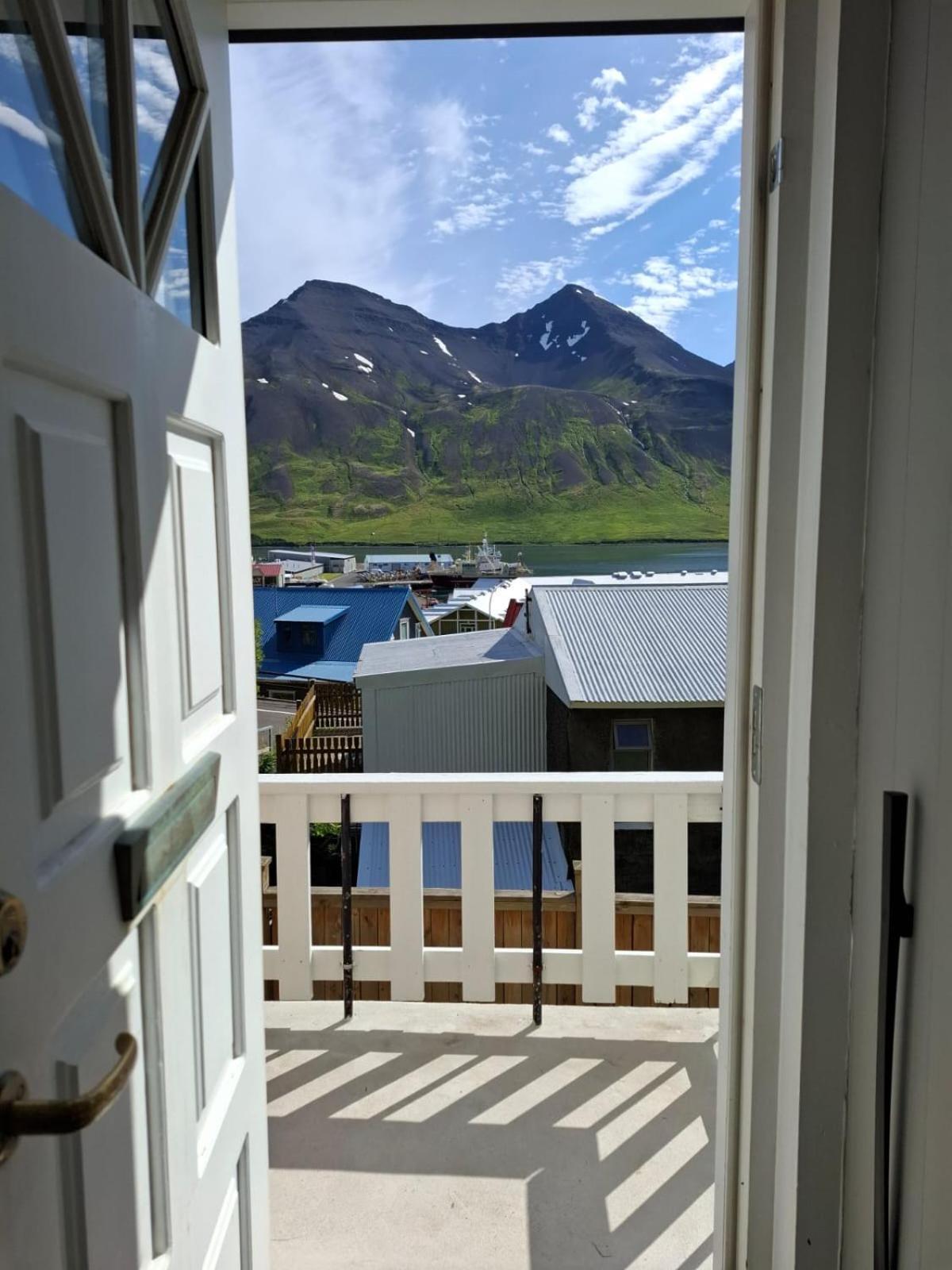 Landakot The Perfect Getaway By Staynorth Siglufjordur エクステリア 写真